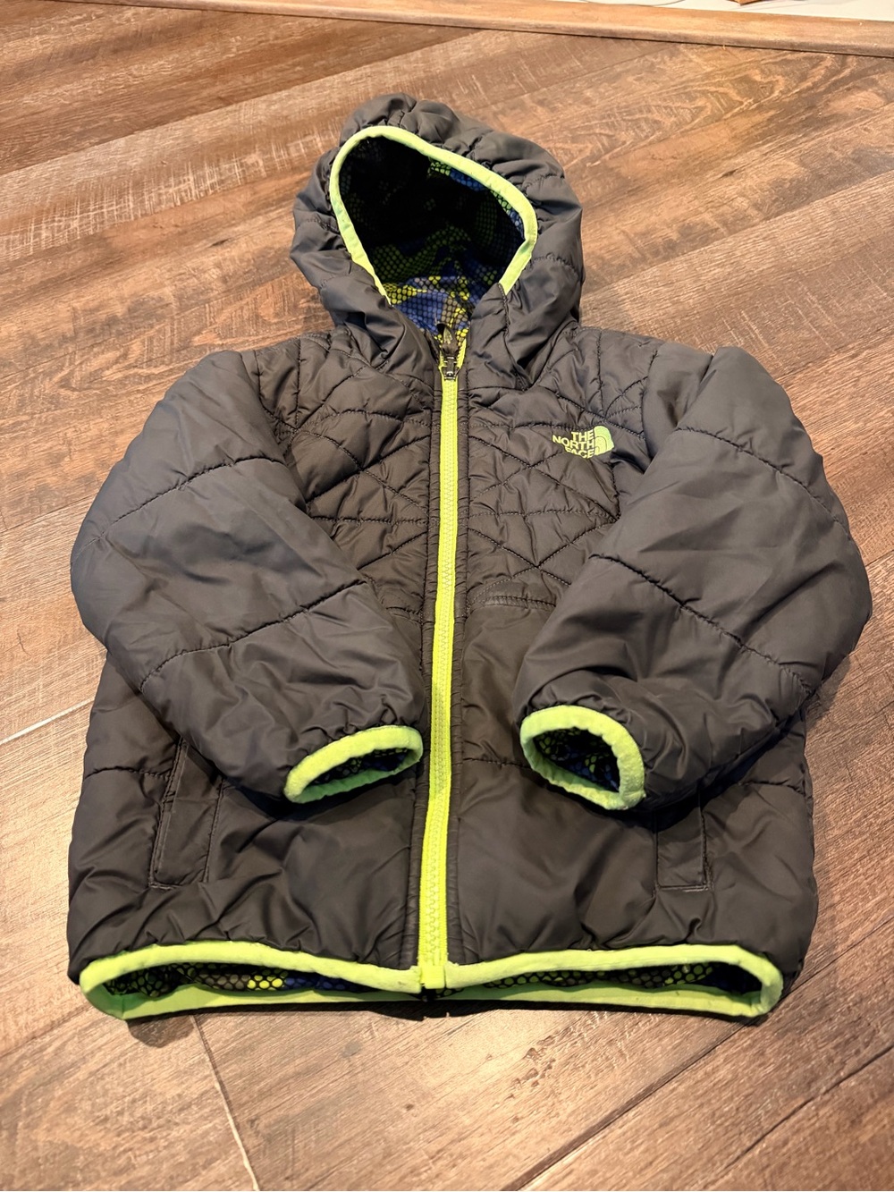 The North Face Reversible Hooded Puffer Jacket Toddler Boys 4T Black Camo